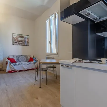 Guesthost - Giardini Margherita Pretty Apartment Bologna